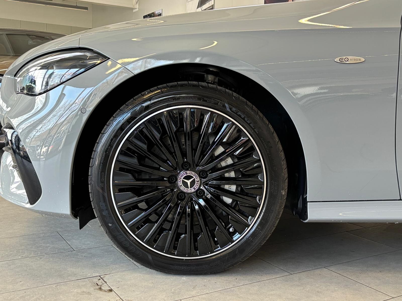 Fahrzeugabbildung Mercedes-Benz CLE 300e AMG BURMES+PANO+HUD+MEMO+360°+NIGHT