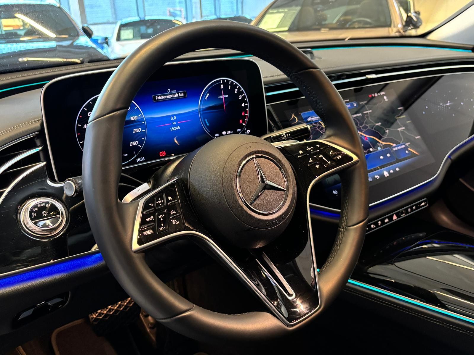 Fahrzeugabbildung Mercedes-Benz E 300de EXCLUSIVE PREMIUM+SUPERSCR.+BURMESTER4D