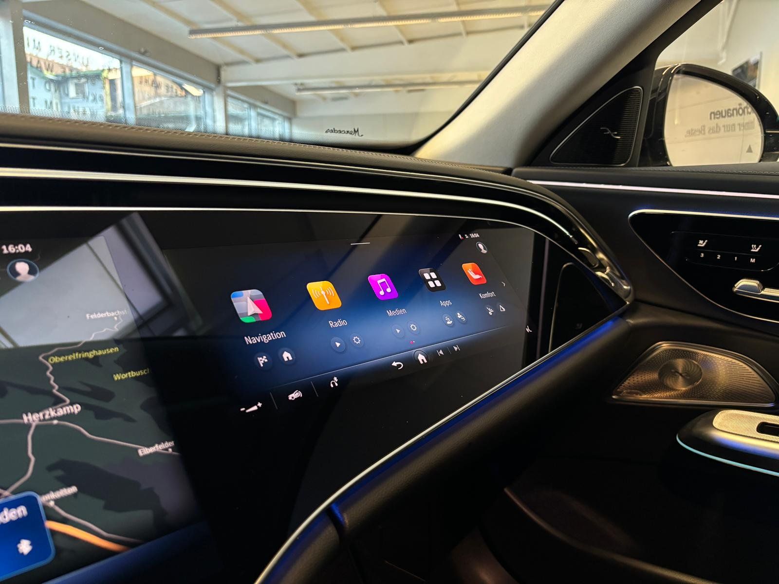 Fahrzeugabbildung Mercedes-Benz E 300de EXCLUSIVE PREMIUM+SUPERSCR.+BURMESTER4D