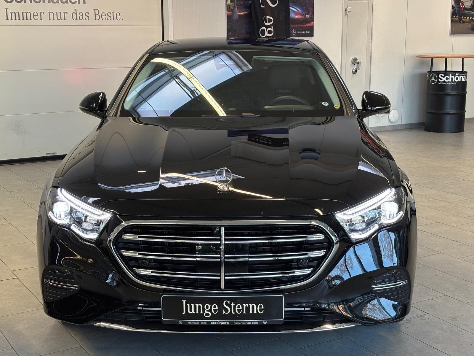 Fahrzeugabbildung Mercedes-Benz E 300de EXCLUSIVE PREMIUM+SUPERSCR.+BURMESTER4D