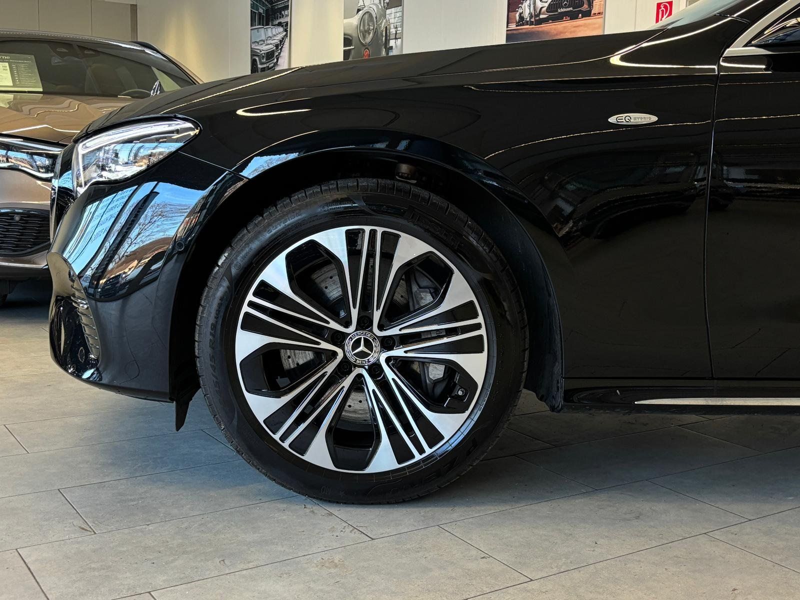 Fahrzeugabbildung Mercedes-Benz E 300de EXCLUSIVE PREMIUM+SUPERSCR.+BURMESTER4D