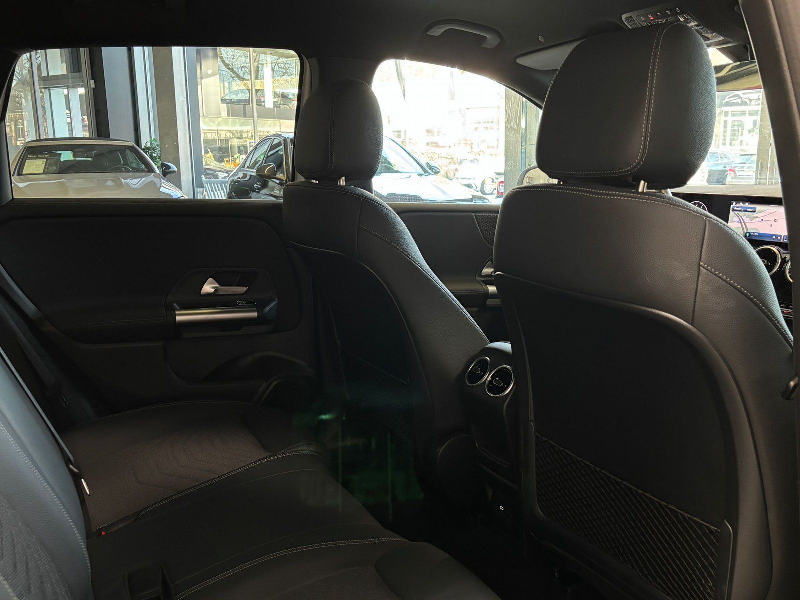 Fahrzeugabbildung Mercedes-Benz B 200 Progressive Adv.+AHK+THERMOTR.+TOTWINKEL