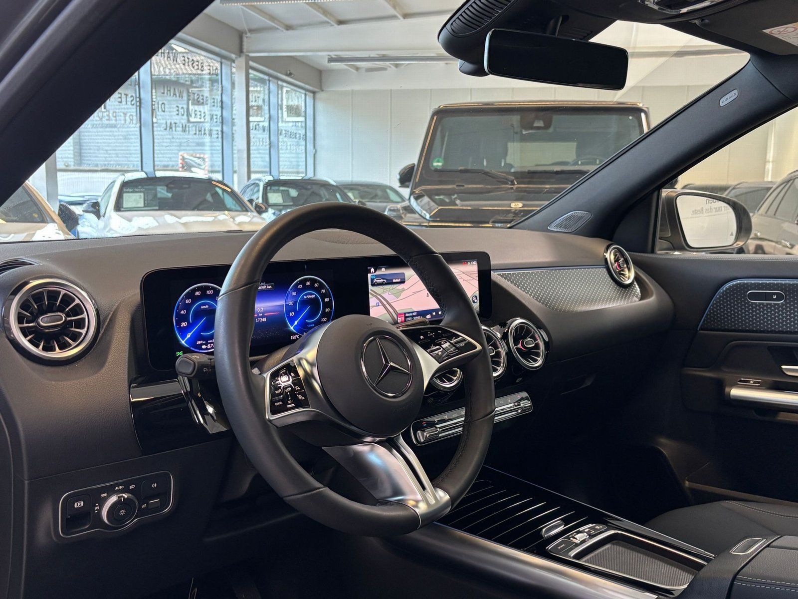 Fahrzeugabbildung Mercedes-Benz EQA 350 4M PROGRESSIVE ADVPLUS+PANO+AHK+SIDEBAGS