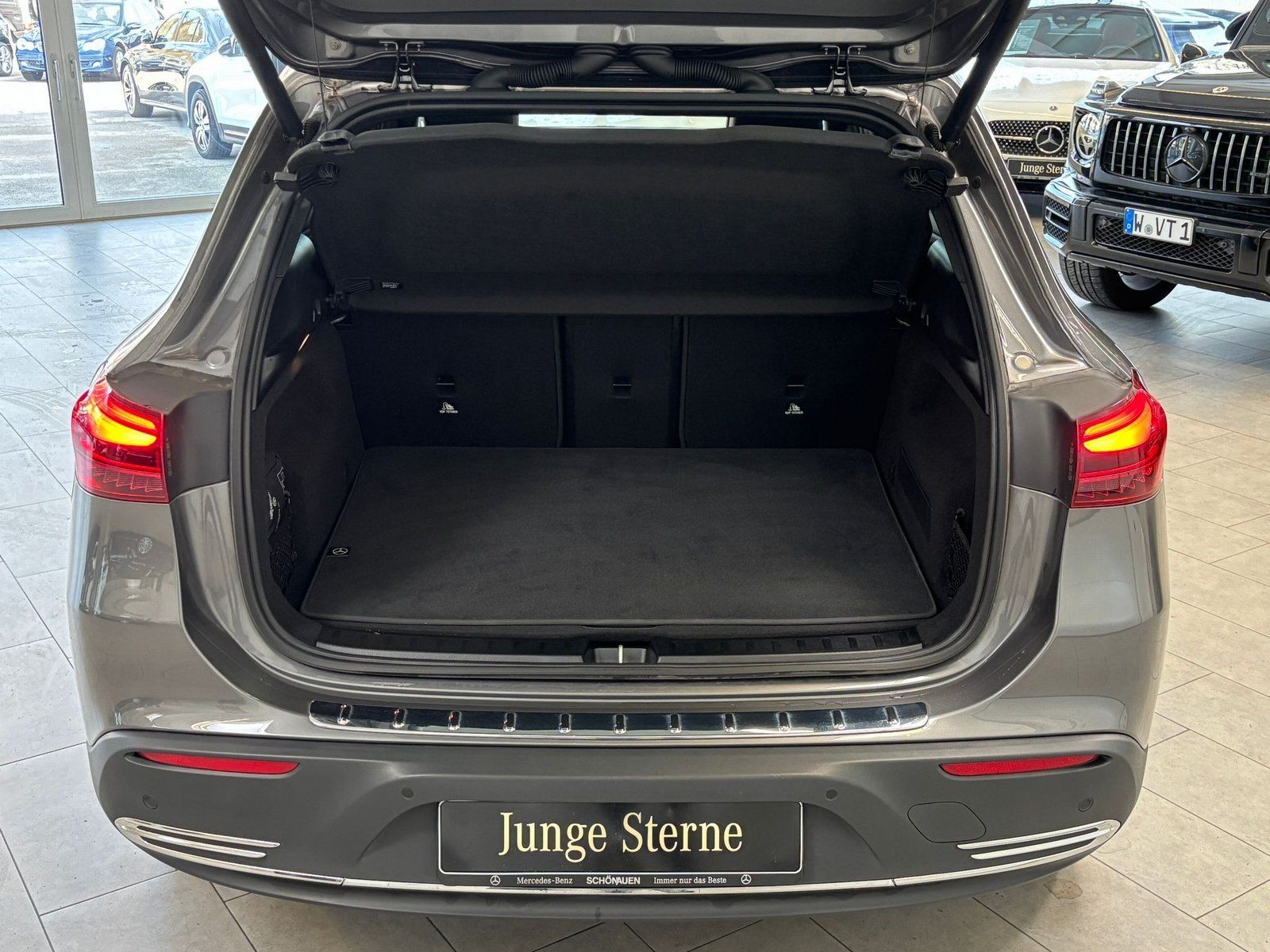 Fahrzeugabbildung Mercedes-Benz EQA 350 4M PROGRESSIVE ADVPLUS+PANO+AHK+SIDEBAGS