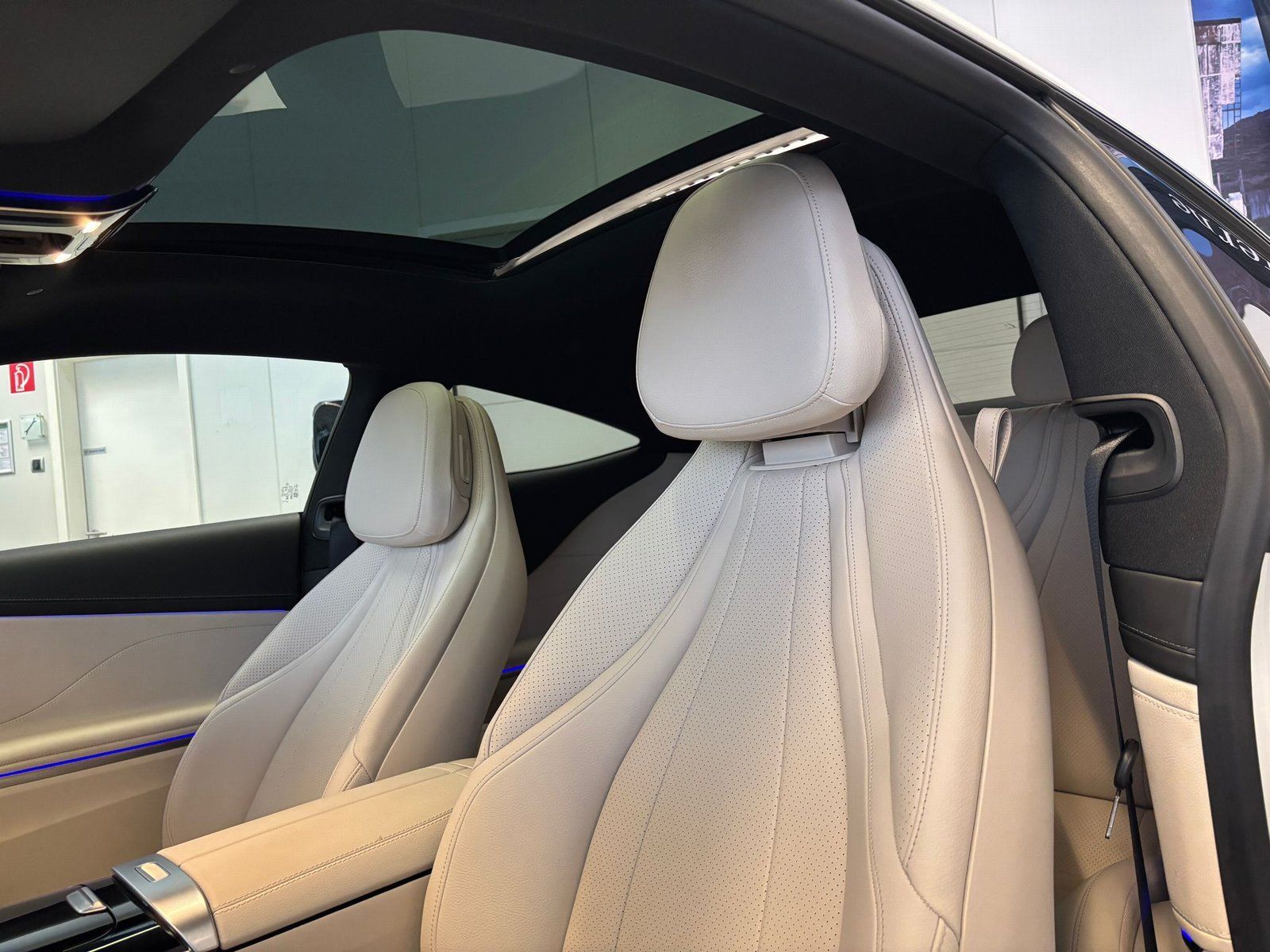 Fahrzeugabbildung Mercedes-Benz CLE 300e AMG+PANO+BURMES+DISTR+NIGHT+MEMORY+360°