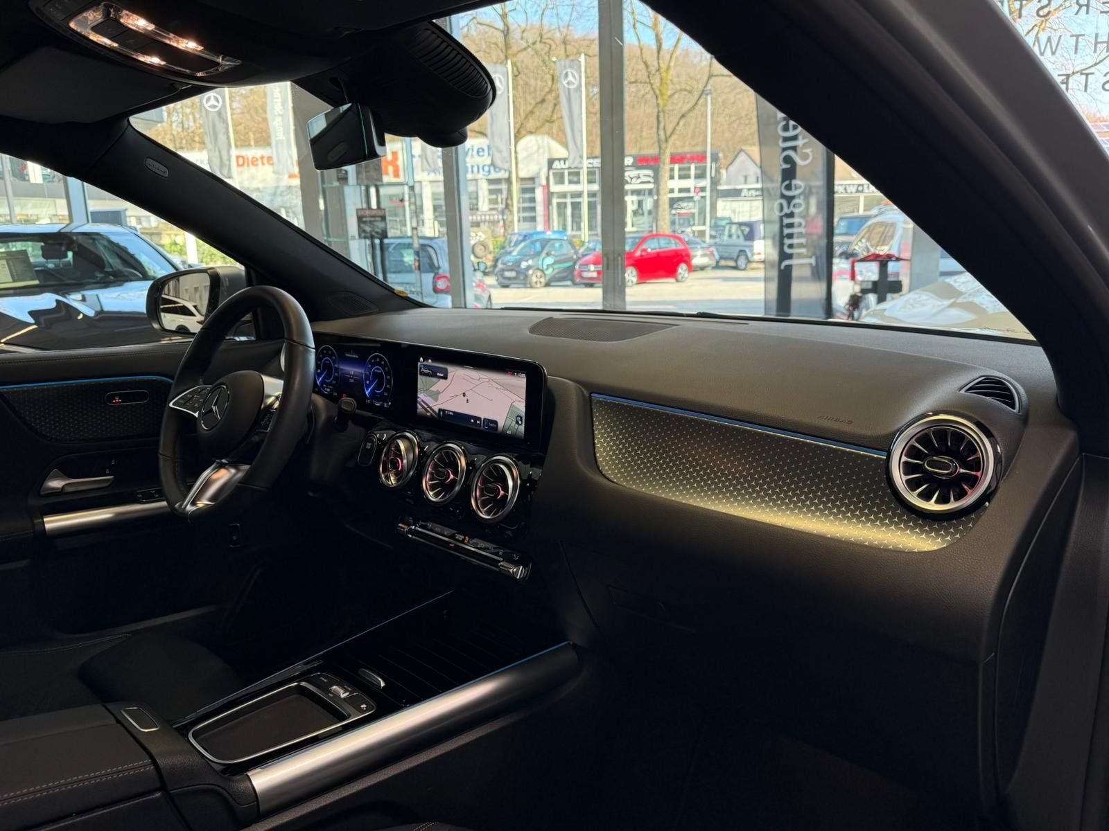 Fahrzeugabbildung Mercedes-Benz EQA 350 4M Progressive TOTW+360°+CARPLAY+LED+DAB