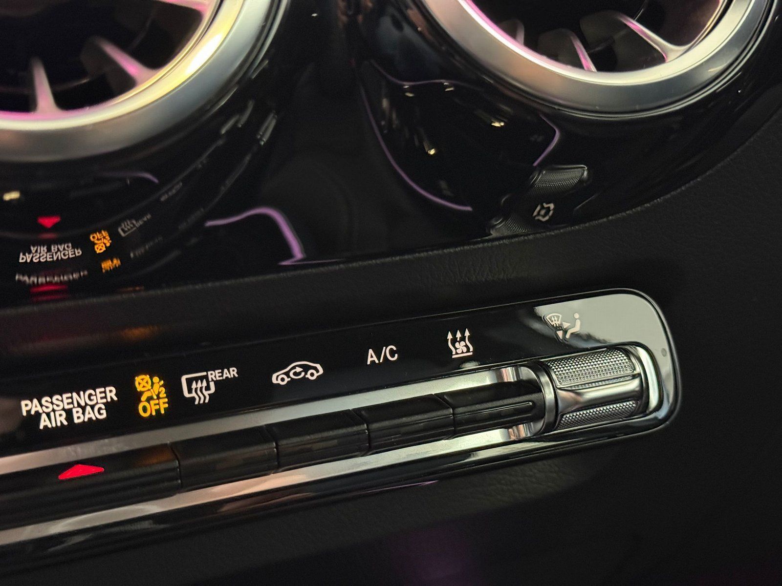 Fahrzeugabbildung Mercedes-Benz EQA 350 4M Progressive TOTW+360°+CARPLAY+LED+DAB