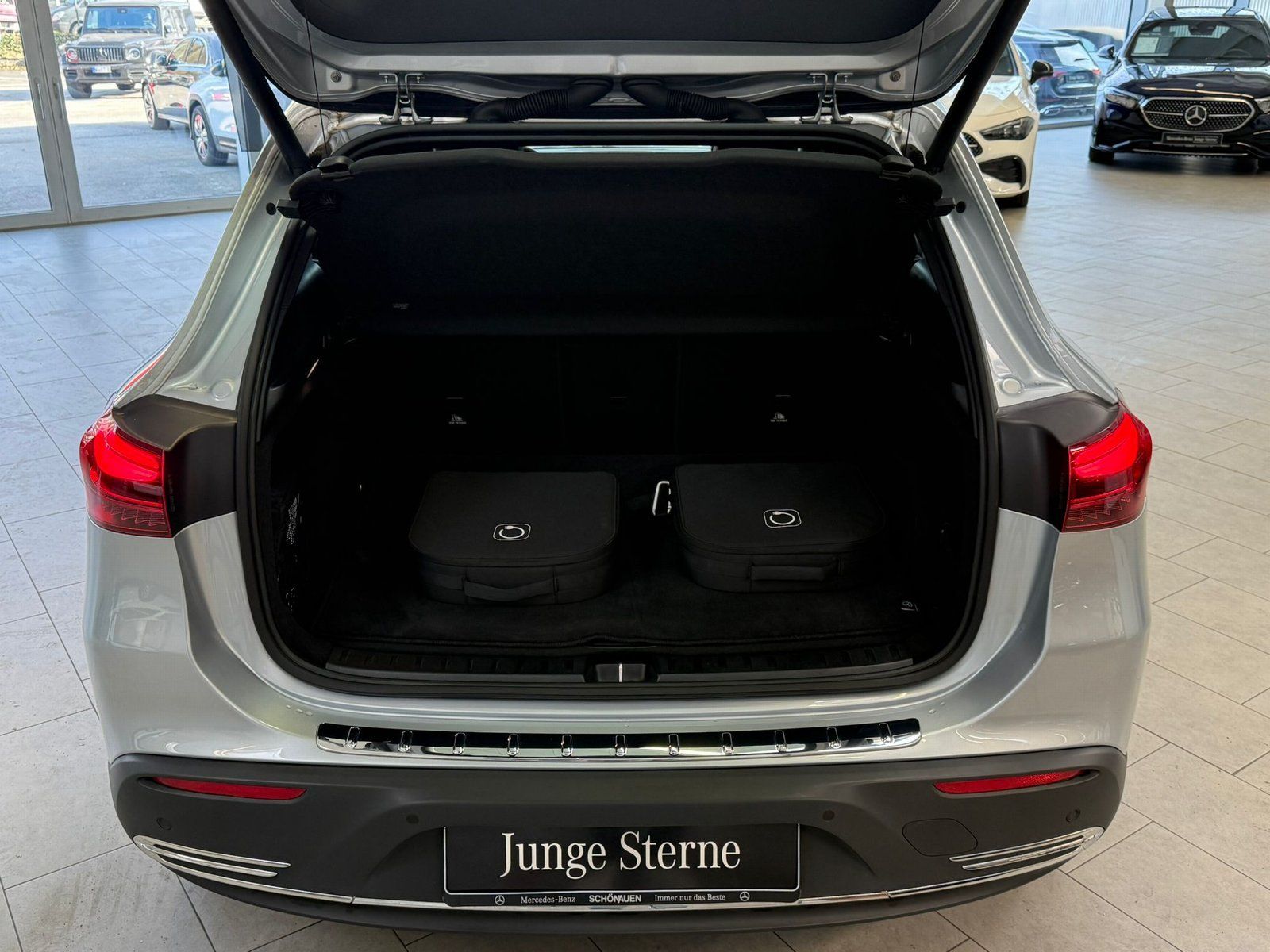 Fahrzeugabbildung Mercedes-Benz EQA 350 4M Progressive TOTW+360°+CARPLAY+LED+DAB