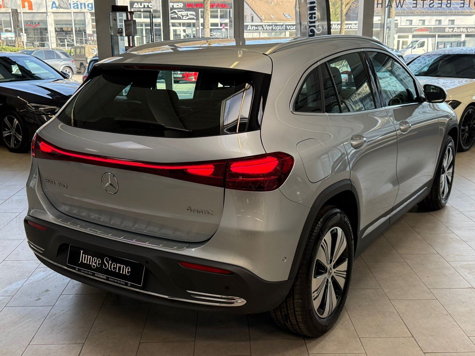 Fahrzeugabbildung Mercedes-Benz EQA 350 4M Progressive TOTW+360°+CARPLAY+LED+DAB
