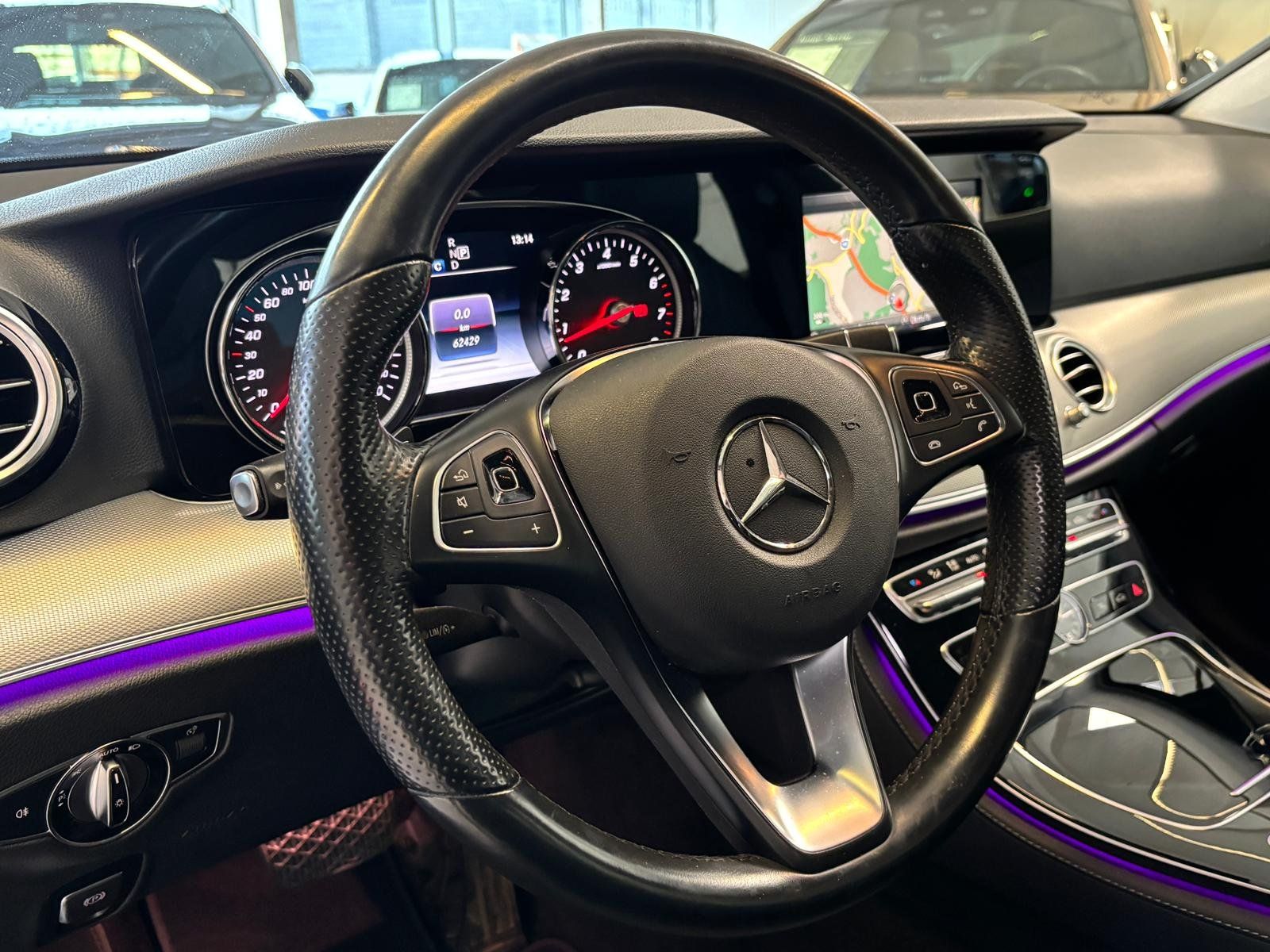 Fahrzeugabbildung Mercedes-Benz E 200 4M Avantgarde KAMERA+LED+AMBIENTE+NAVI