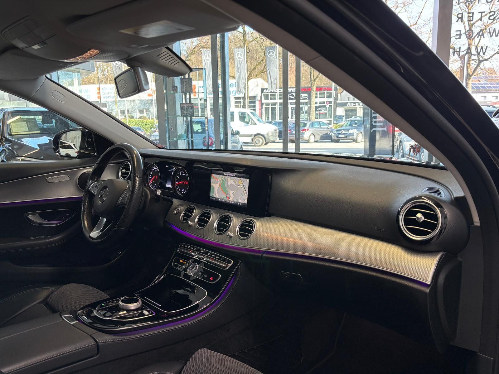 Fahrzeugabbildung Mercedes-Benz E 200 4M Avantgarde KAMERA+LED+AMBIENTE+NAVI