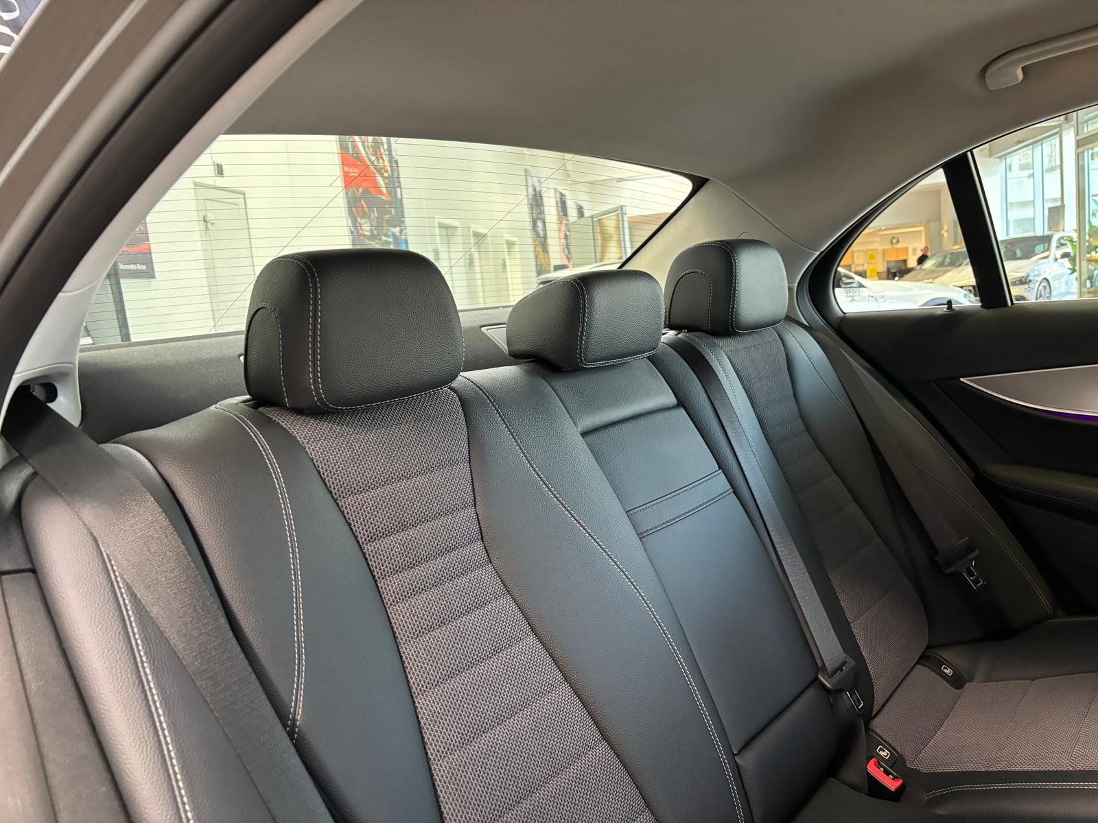 Fahrzeugabbildung Mercedes-Benz E 200 4M Avantgarde KAMERA+LED+AMBIENTE+NAVI