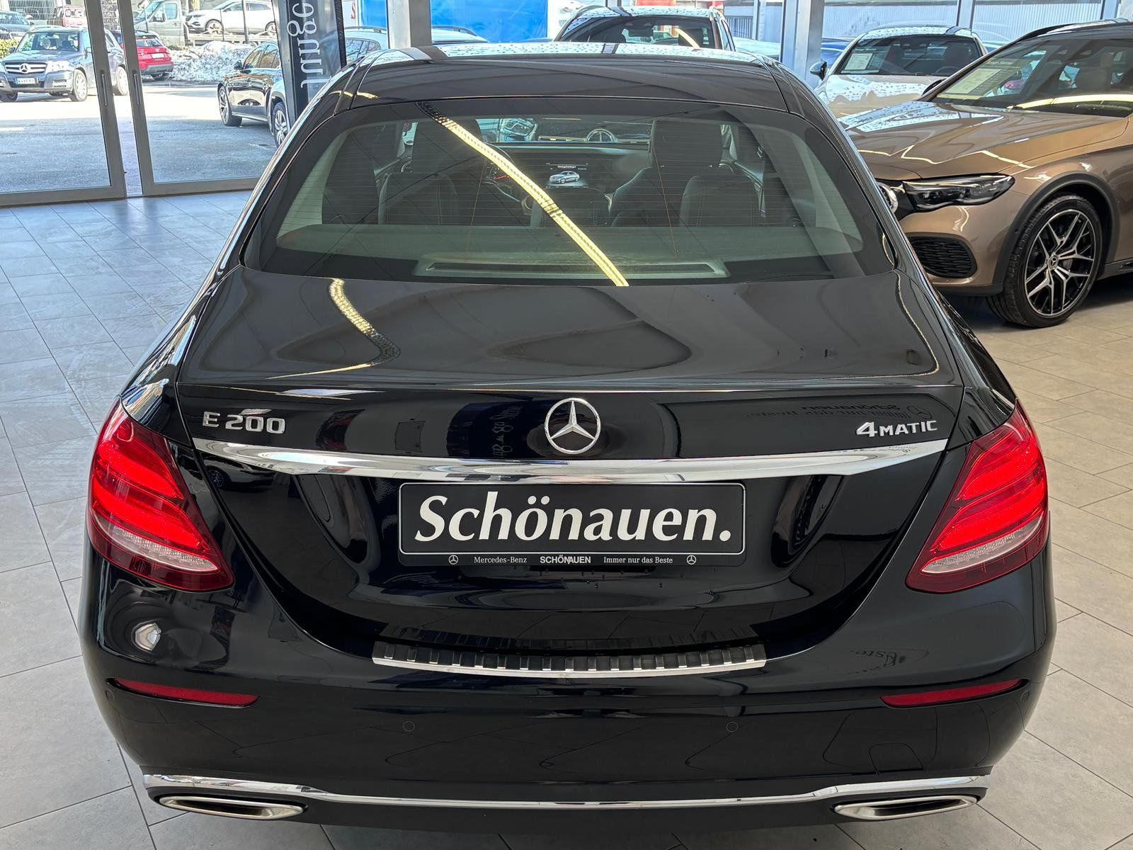 Fahrzeugabbildung Mercedes-Benz E 200 4M Avantgarde KAMERA+LED+AMBIENTE+NAVI