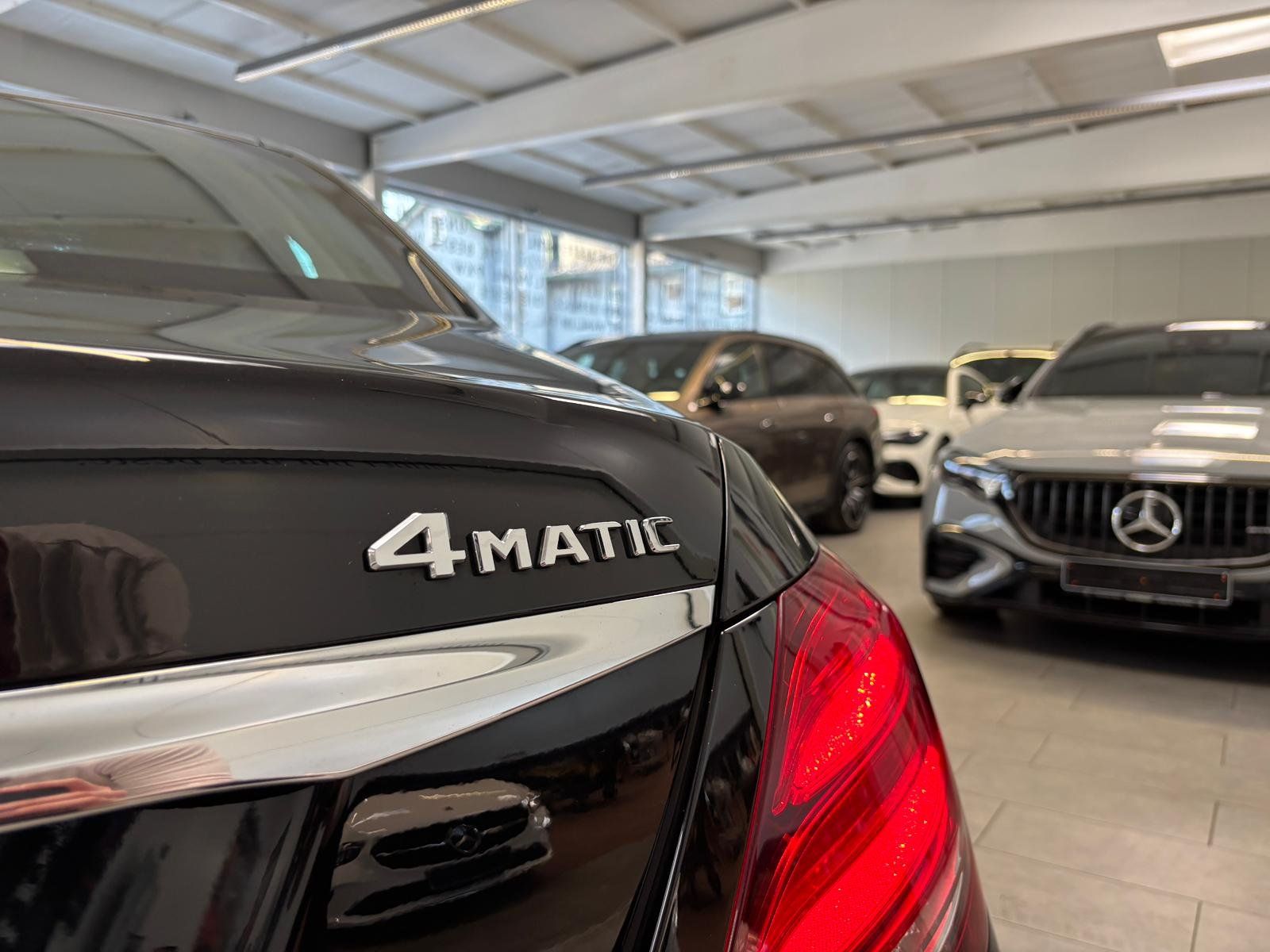 Fahrzeugabbildung Mercedes-Benz E 200 4M Avantgarde KAMERA+LED+AMBIENTE+NAVI