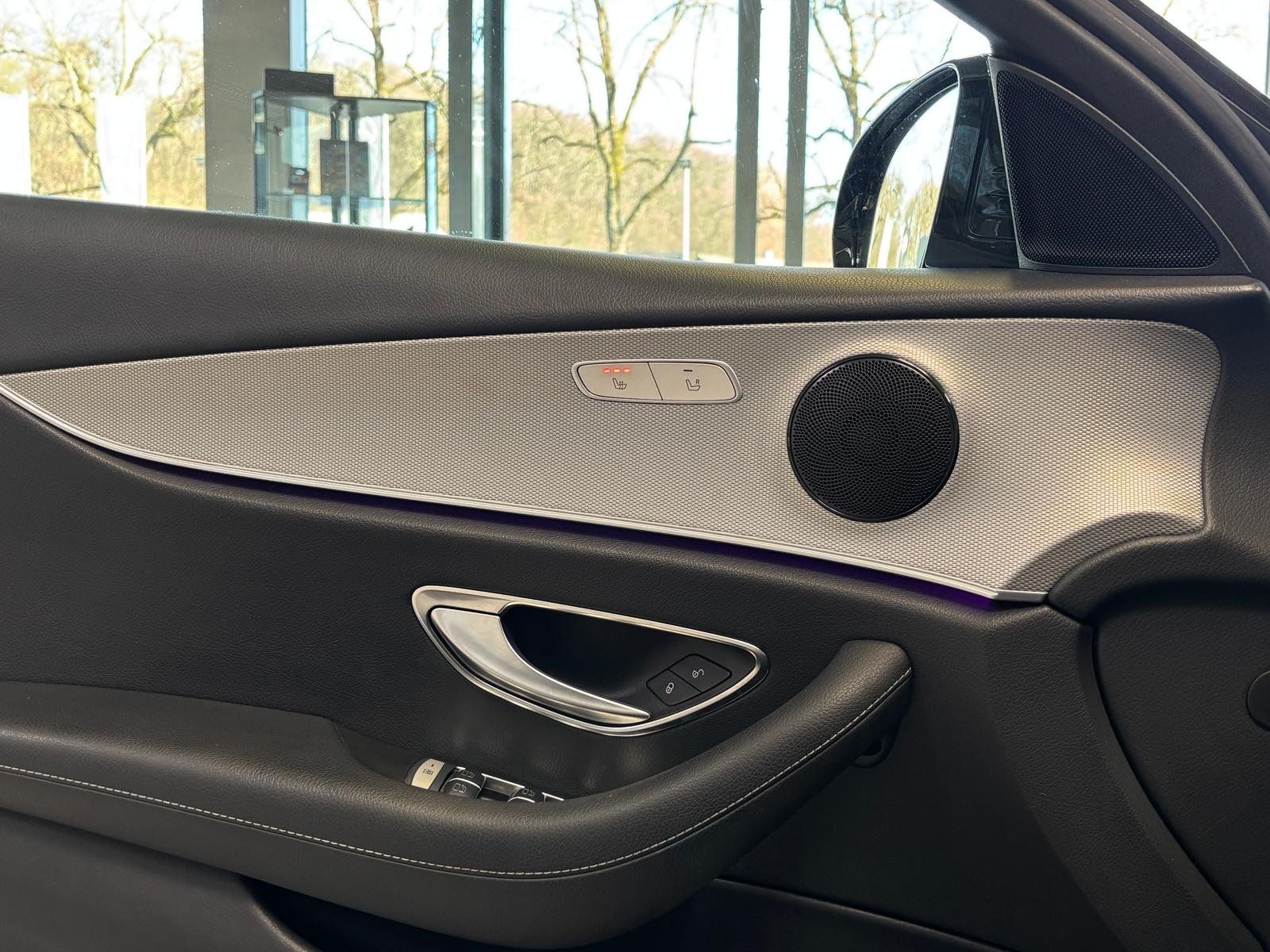 Fahrzeugabbildung Mercedes-Benz E 200 4M Avantgarde KAMERA+LED+AMBIENTE+NAVI