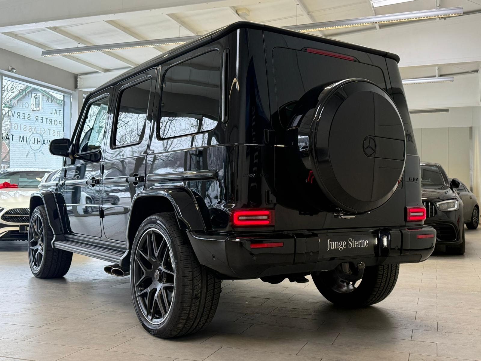 Fahrzeugabbildung Mercedes-Benz AMG G 63 SUPERIOR+NIGHTI+II+STDHZ+DRIVERSPACK