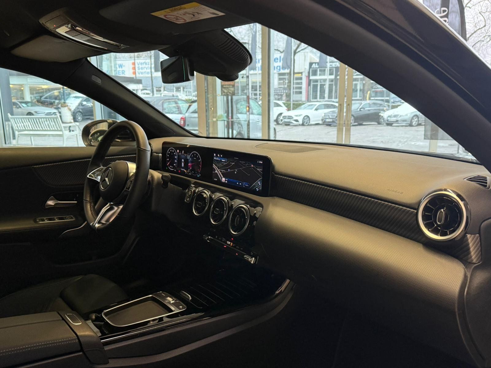 Fahrzeugabbildung Mercedes-Benz A 180 PROGRESSIVE ADV. VOLLDIGI+CARPLAY+VZ-ASSI