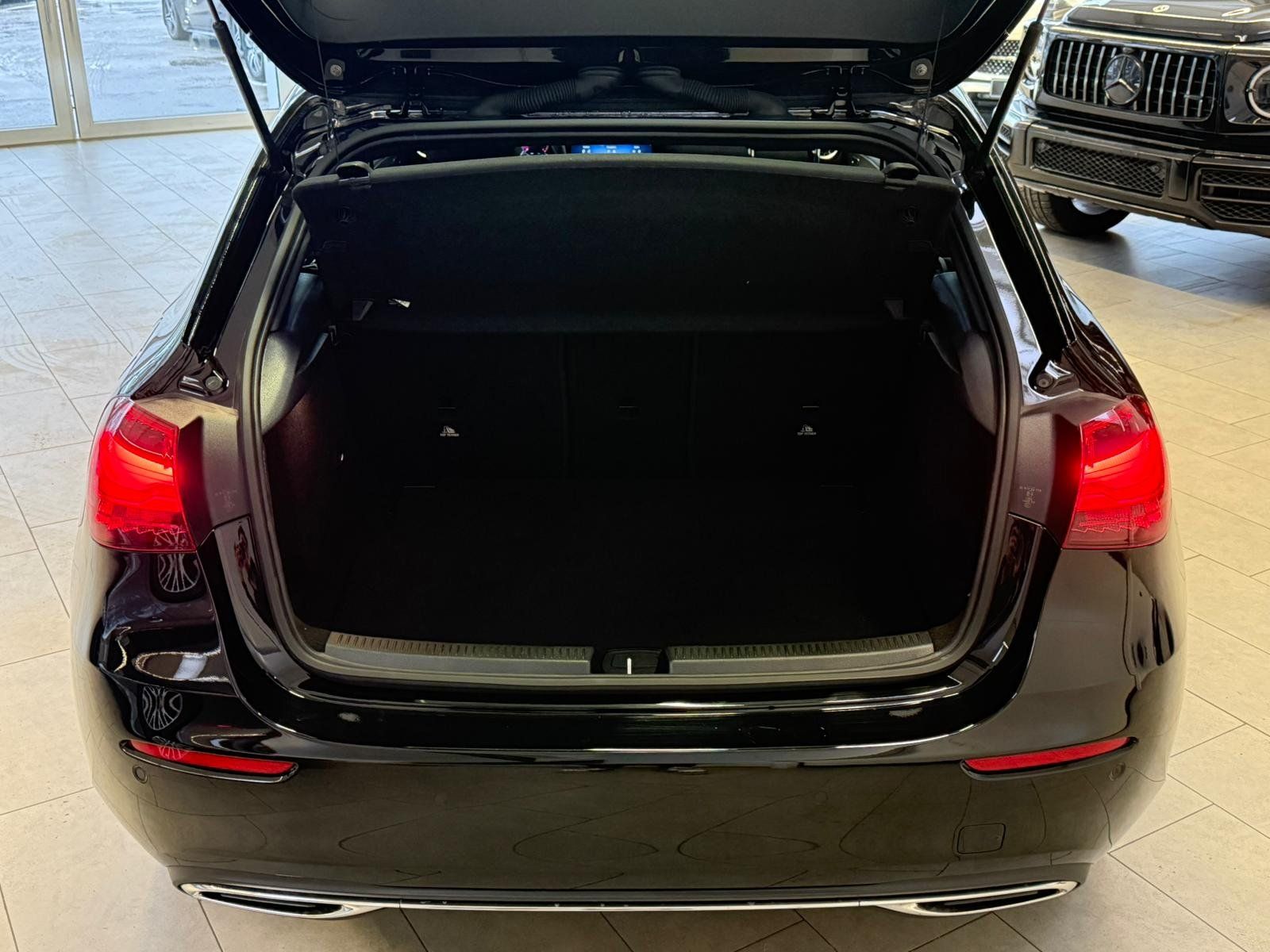 Fahrzeugabbildung Mercedes-Benz A 180 PROGRESSIVE ADV. VOLLDIGI+CARPLAY+VZ-ASSI