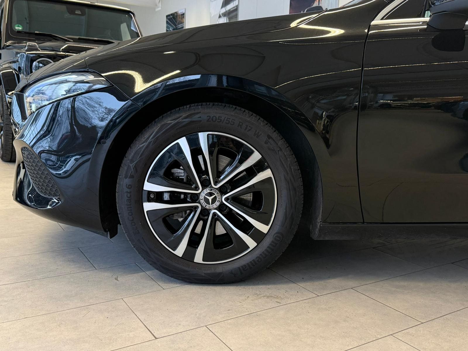 Fahrzeugabbildung Mercedes-Benz A 180 PROGRESSIVE ADV. VOLLDIGI+CARPLAY+VZ-ASSI