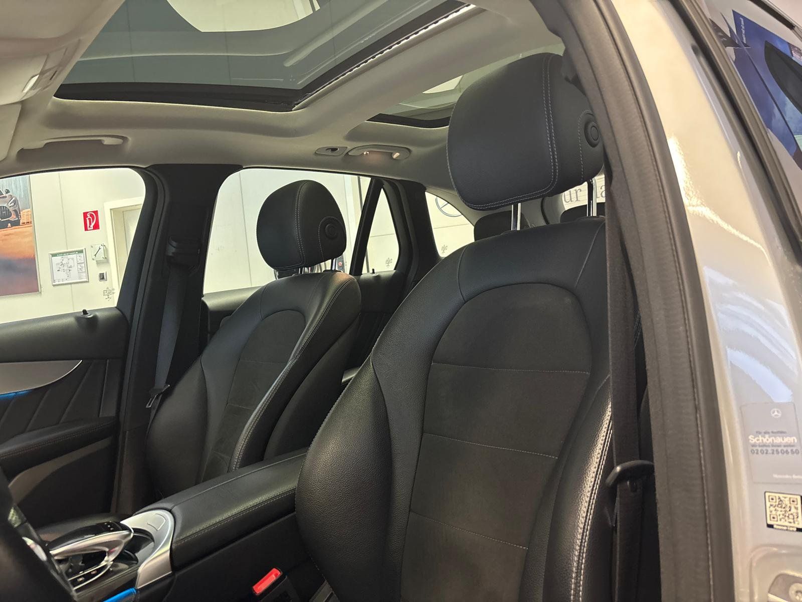 Fahrzeugabbildung Mercedes-Benz GLC 220d 4M COMAND+PANO+LED+AHK+AMG INT.+EASYPAC