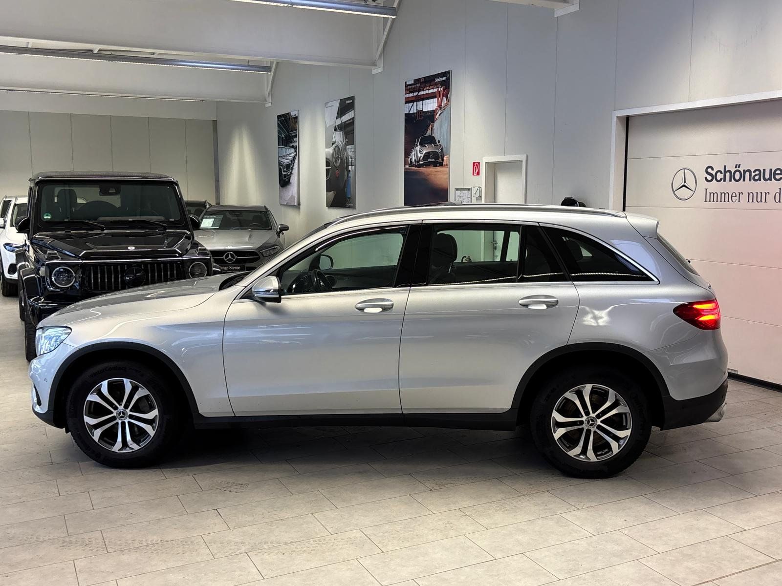 Fahrzeugabbildung Mercedes-Benz GLC 220d 4M COMAND+PANO+LED+AHK+AMG INT.+EASYPAC