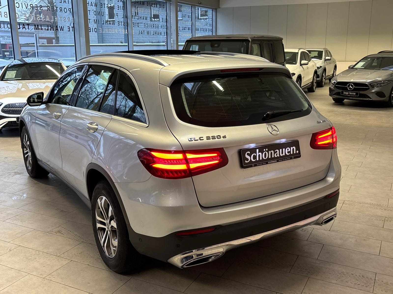 Fahrzeugabbildung Mercedes-Benz GLC 220d 4M COMAND+PANO+LED+AHK+AMG INT.+EASYPAC