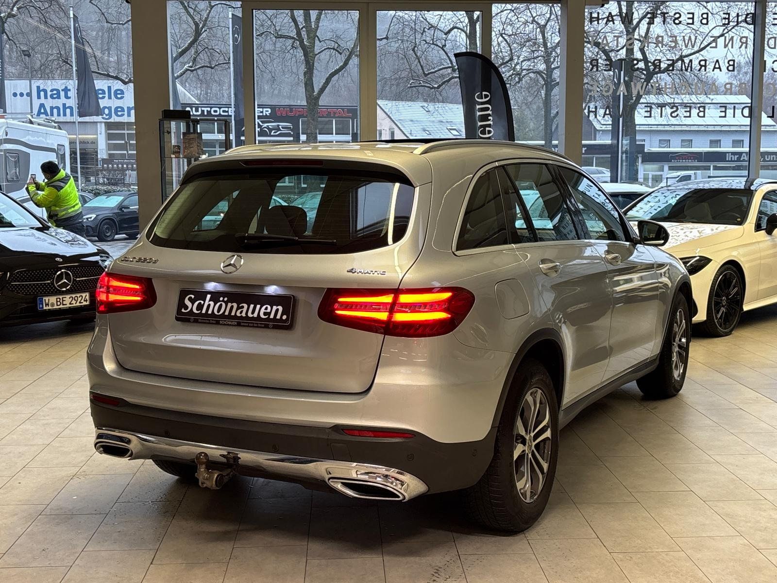 Fahrzeugabbildung Mercedes-Benz GLC 220d 4M COMAND+PANO+LED+AHK+AMG INT.+EASYPAC