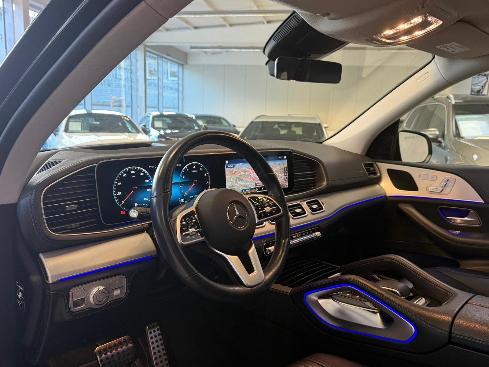 Fahrzeugabbildung Mercedes-Benz GLE 450 4M AMG DISTR+PANO+HUD+AIRMATIC+AHK+360°