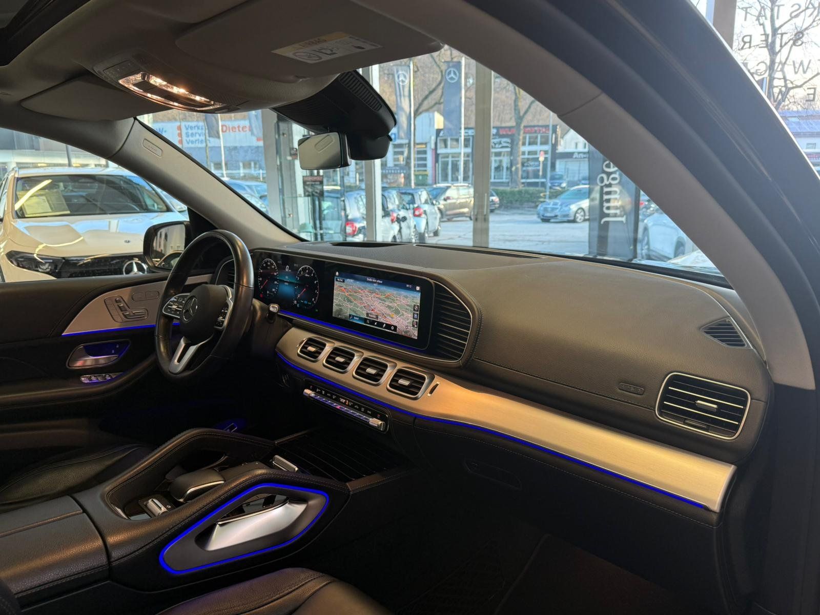 Fahrzeugabbildung Mercedes-Benz GLE 450 4M AMG DISTR+PANO+HUD+AIRMATIC+AHK+360°