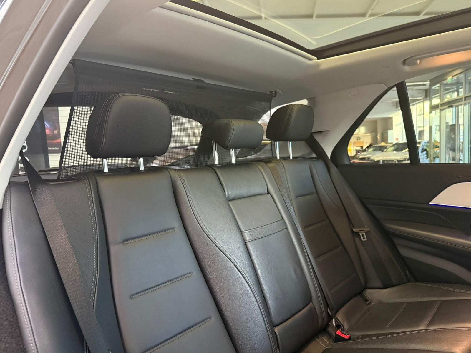 Fahrzeugabbildung Mercedes-Benz GLE 450 4M AMG DISTR+PANO+HUD+AIRMATIC+AHK+360°