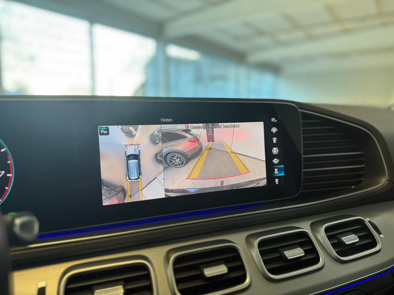 Fahrzeugabbildung Mercedes-Benz GLE 450 4M AMG DISTR+PANO+HUD+AIRMATIC+AHK+360°