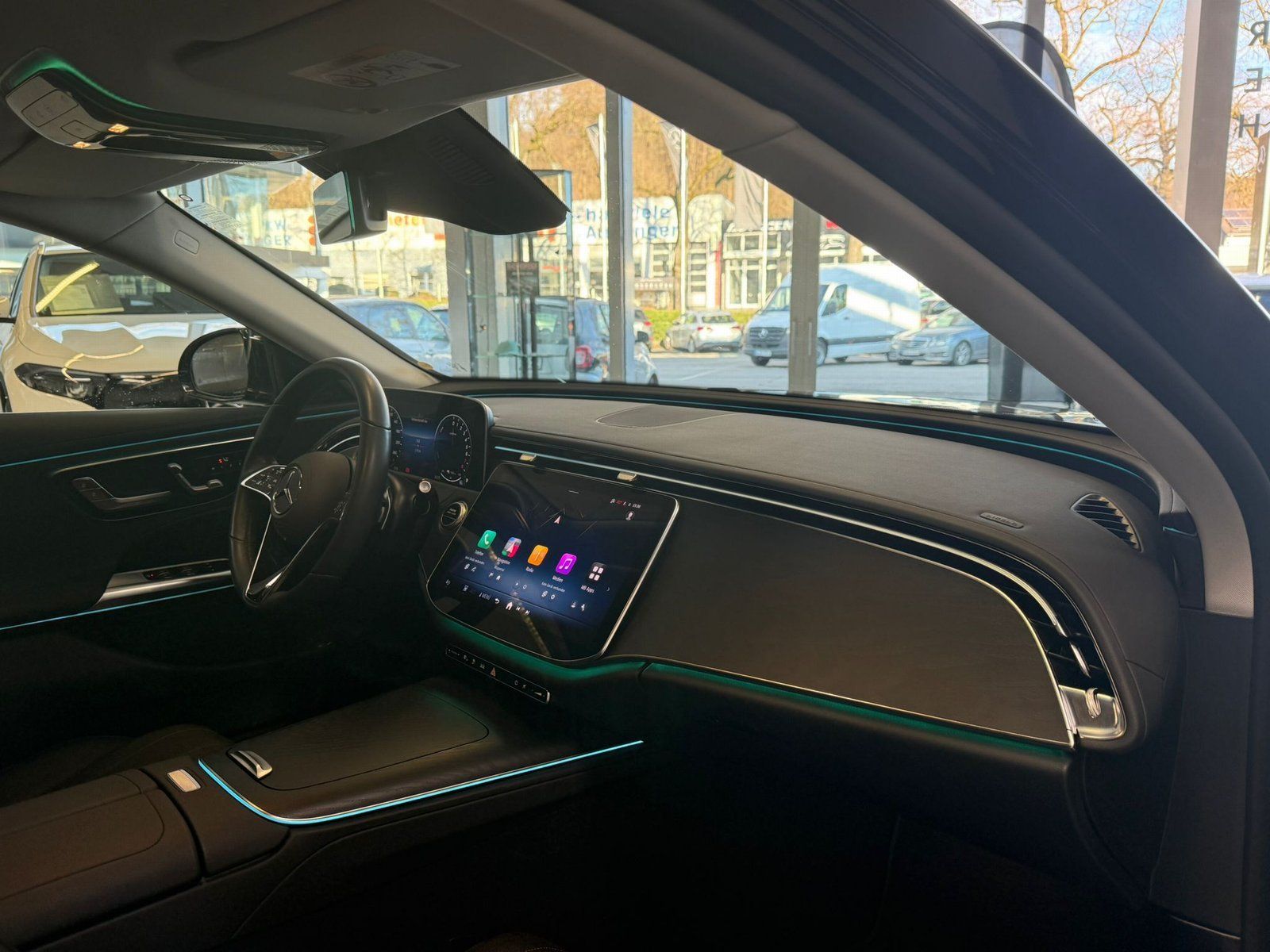 Fahrzeugabbildung Mercedes-Benz E 300e Avantgarde DISTR+MEMORY+KEYLESS+360°+TOTW