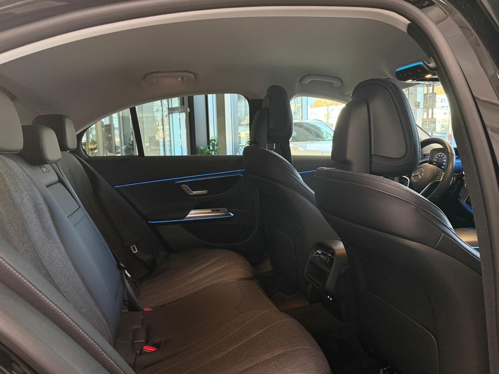 Fahrzeugabbildung Mercedes-Benz E 300e Avantgarde DISTR+MEMORY+KEYLESS+360°+TOTW