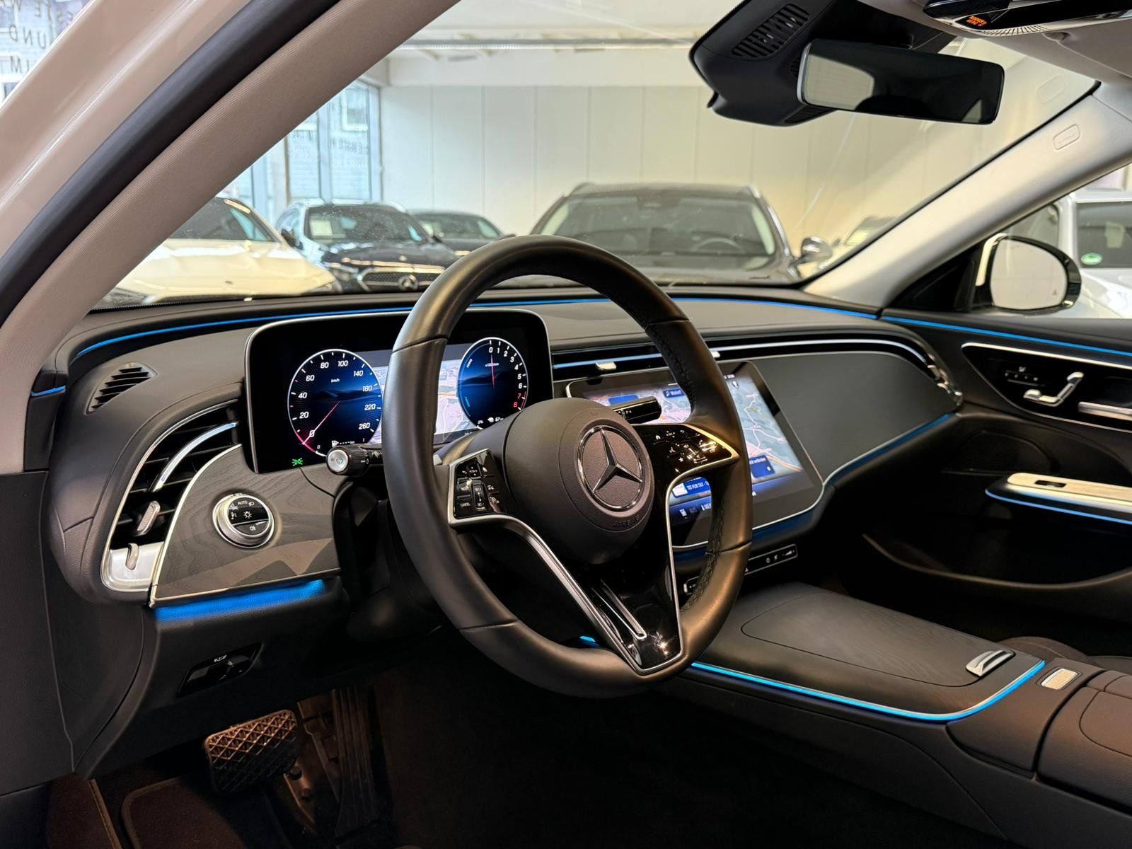 Fahrzeugabbildung Mercedes-Benz E 300e T Avantgarde DISTR+360+MEMORY+KEYLESS+FAP