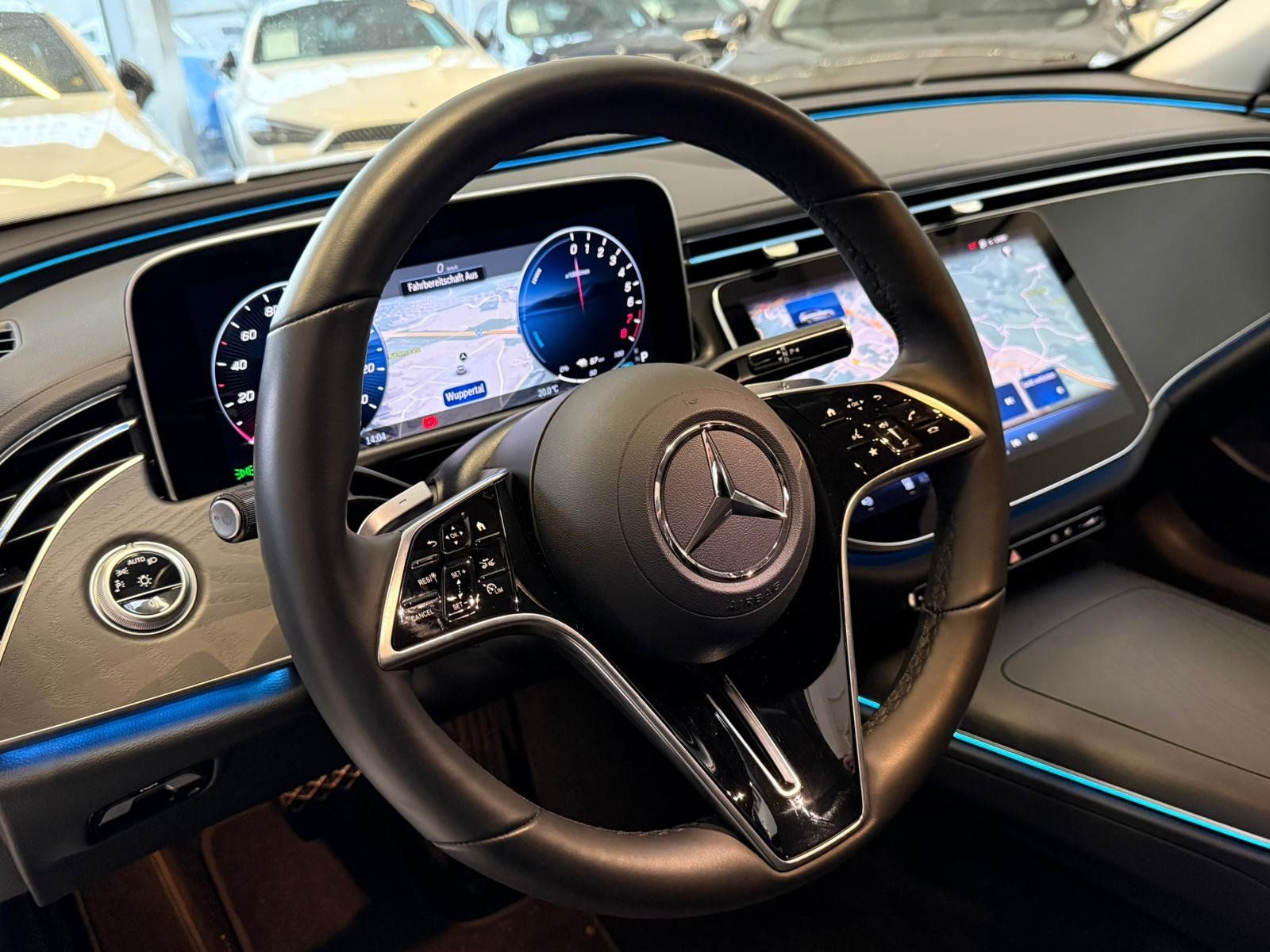 Fahrzeugabbildung Mercedes-Benz E 300e T Avantgarde DISTR+360+MEMORY+KEYLESS+FAP