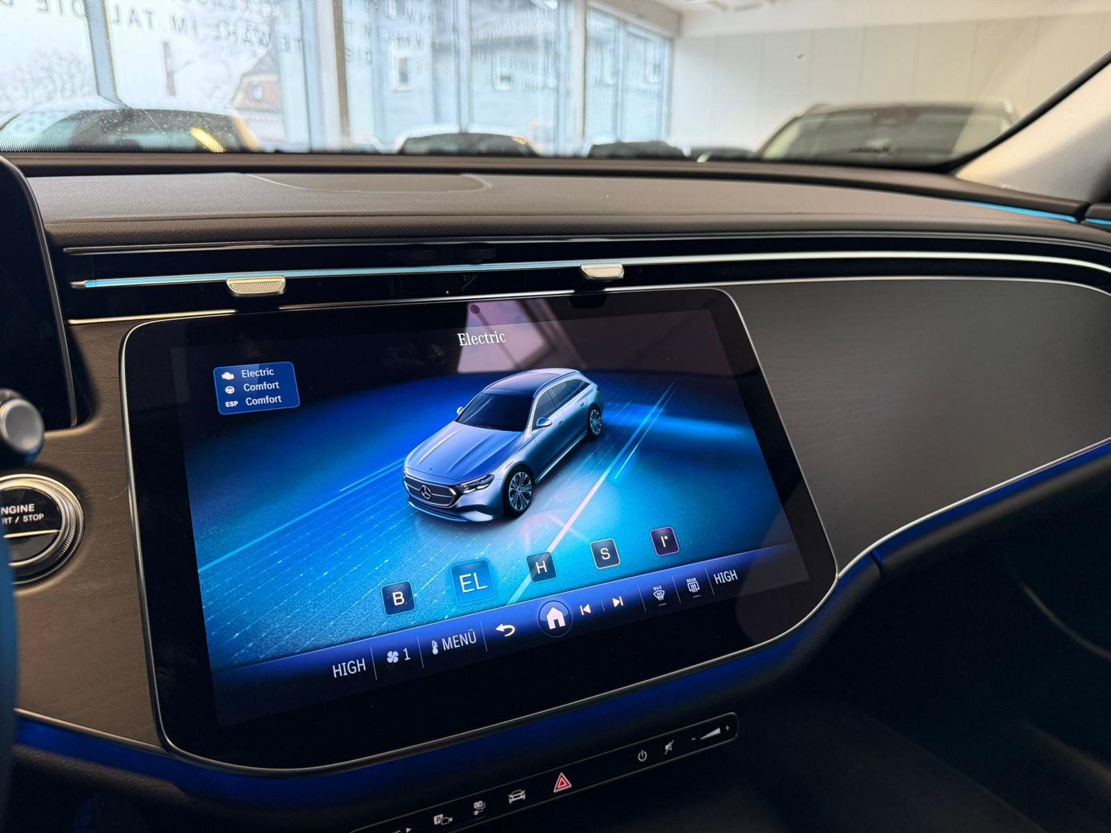 Fahrzeugabbildung Mercedes-Benz E 300e T Avantgarde DISTR+360+MEMORY+KEYLESS+FAP