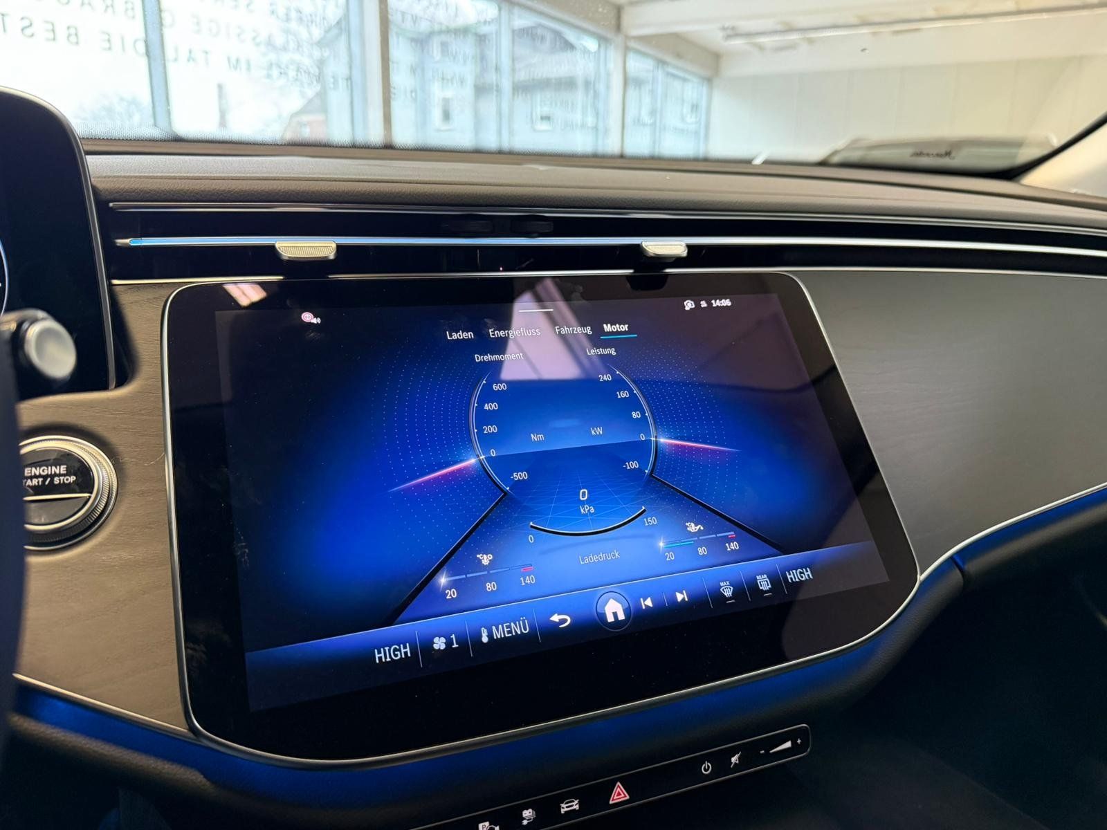 Fahrzeugabbildung Mercedes-Benz E 300e T Avantgarde DISTR+360+MEMORY+KEYLESS+FAP