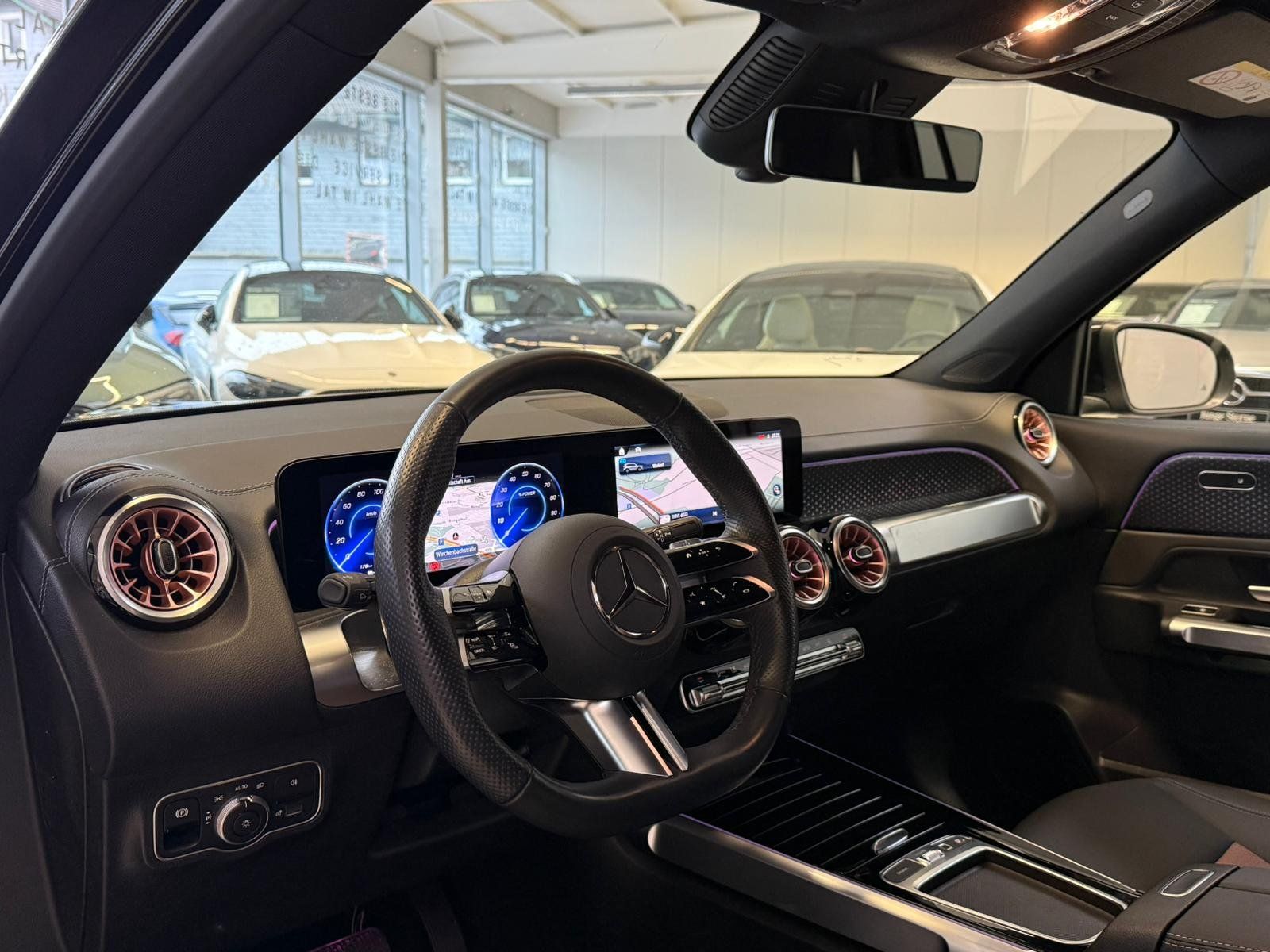 Fahrzeugabbildung Mercedes-Benz EQB 300 4M ELECTRIC ART ADV.PLUS+360°+CARPLAY