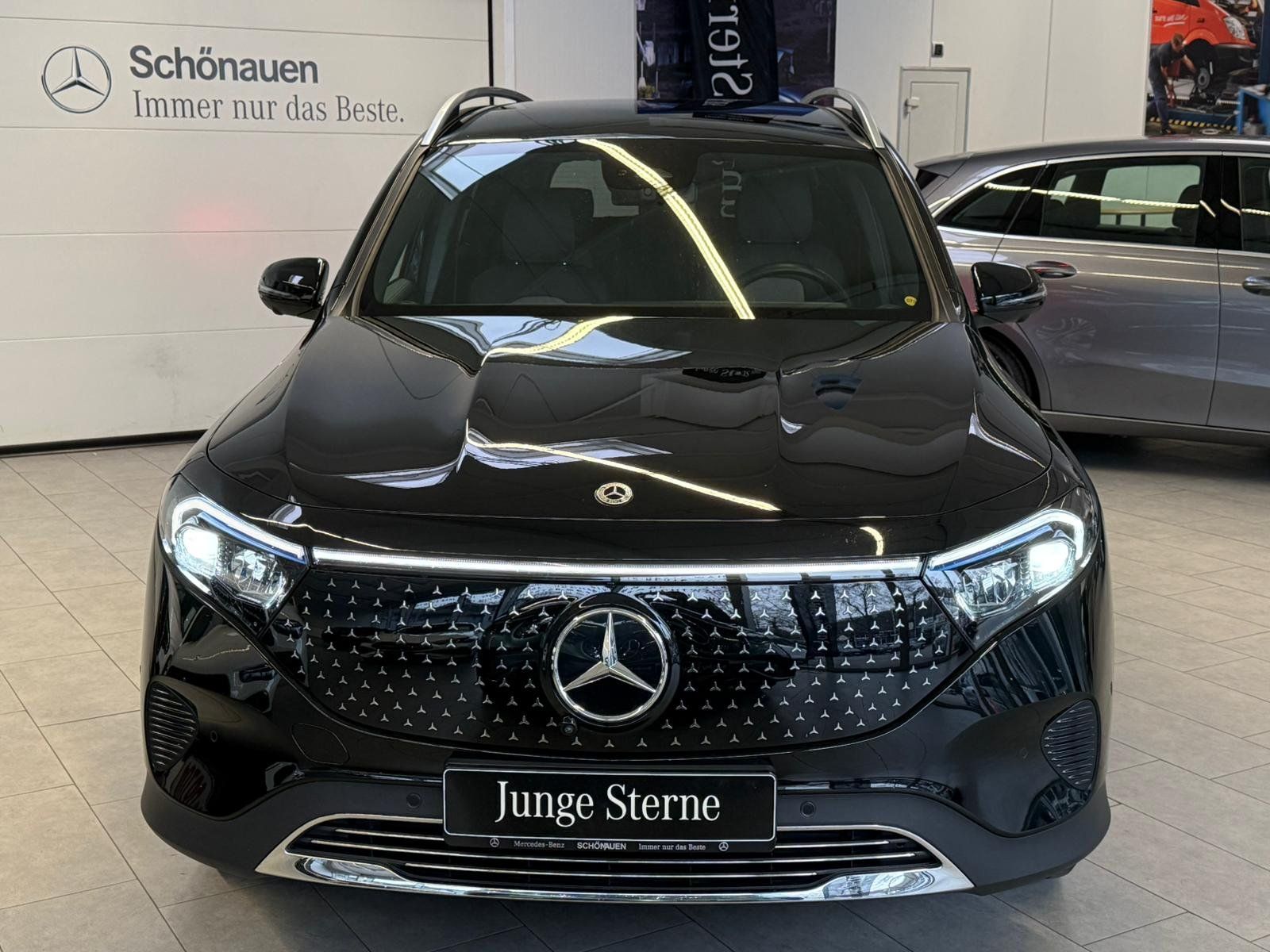 Fahrzeugabbildung Mercedes-Benz EQB 300 4M ELECTRIC ART ADV.PLUS+360°+CARPLAY