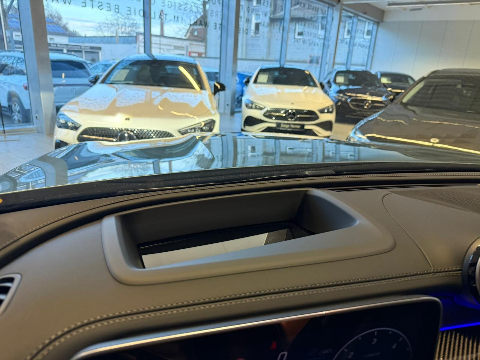 Fahrzeugabbildung Mercedes-Benz GLC 300 d 4M Coupé AMG PANO+BURM+MEMO+AHK+HUD