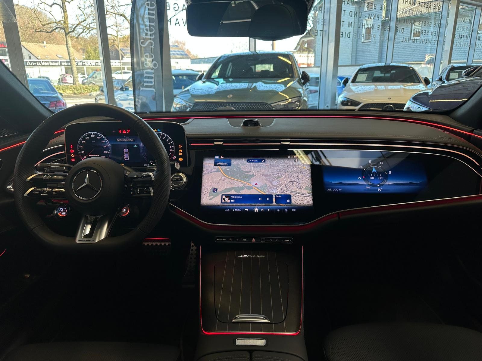 Fahrzeugabbildung Mercedes-Benz E 53 Hybrid 4M+ PANO+HUD+DISTR+BURM+DRIVERS+360°