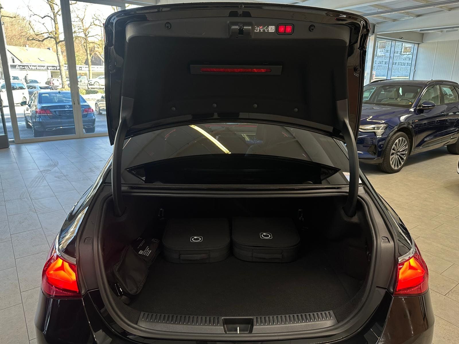 Fahrzeugabbildung Mercedes-Benz E 53 Hybrid 4M+ PANO+HUD+DISTR+BURM+DRIVERS+360°