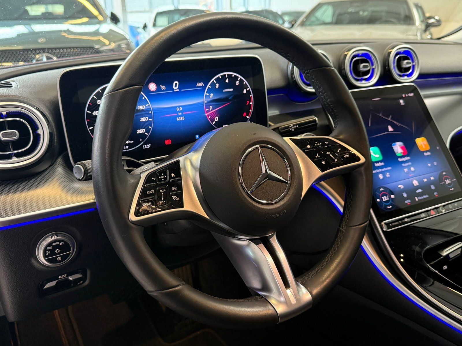 Fahrzeugabbildung Mercedes-Benz C 180 Avantgarde MEMORY+360°+AHK+TOTW+CARPLY+LED