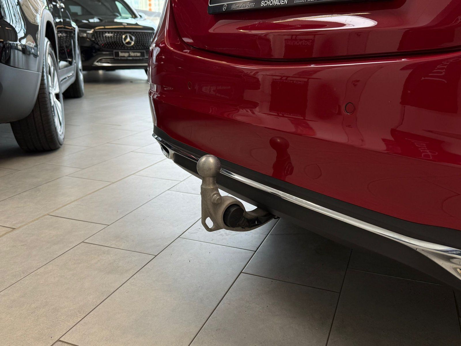 Fahrzeugabbildung Mercedes-Benz C 180 Avantgarde MEMORY+360°+AHK+TOTW+CARPLY+LED