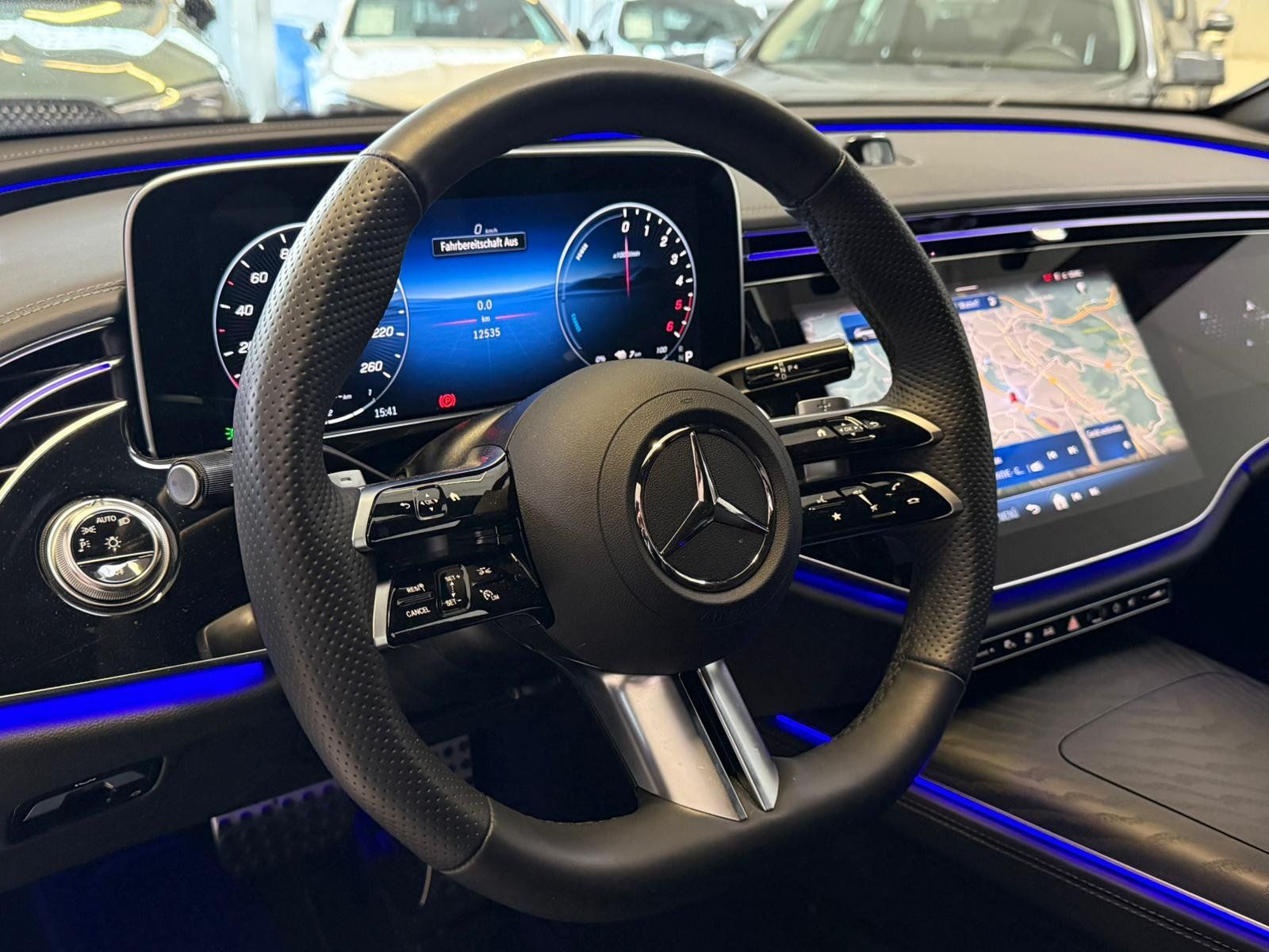 Fahrzeugabbildung Mercedes-Benz E 300de T AMG+DISTR+AHK+NIGHT+360°+SUPERSCREEN