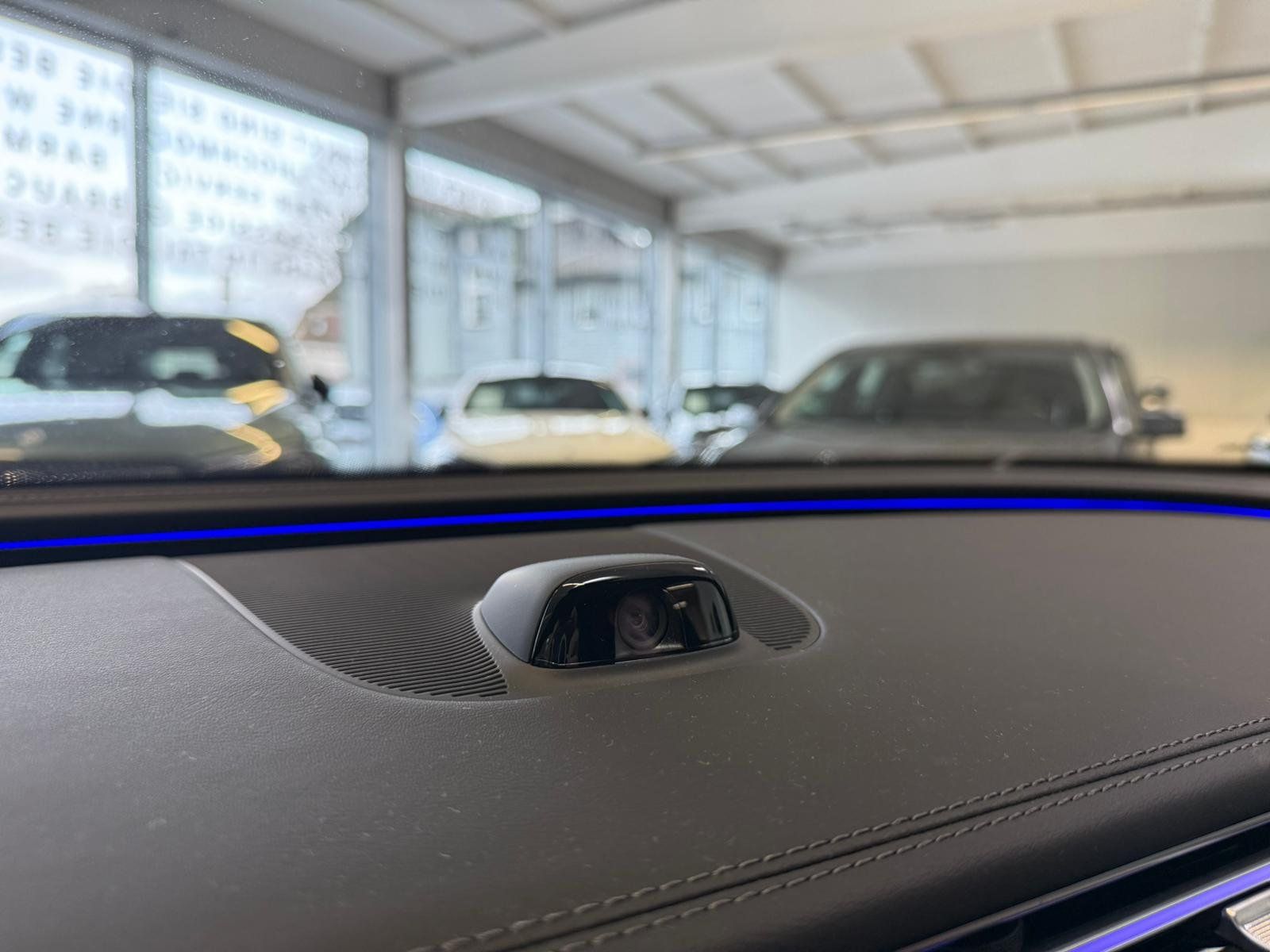 Fahrzeugabbildung Mercedes-Benz E 300de T AMG+DISTR+AHK+NIGHT+360°+SUPERSCREEN