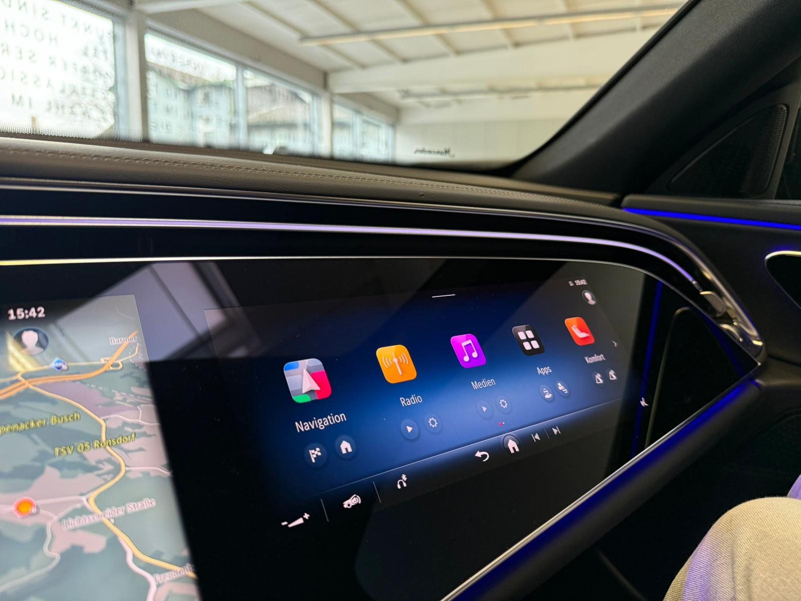 Fahrzeugabbildung Mercedes-Benz E 300de T AMG+DISTR+AHK+NIGHT+360°+SUPERSCREEN