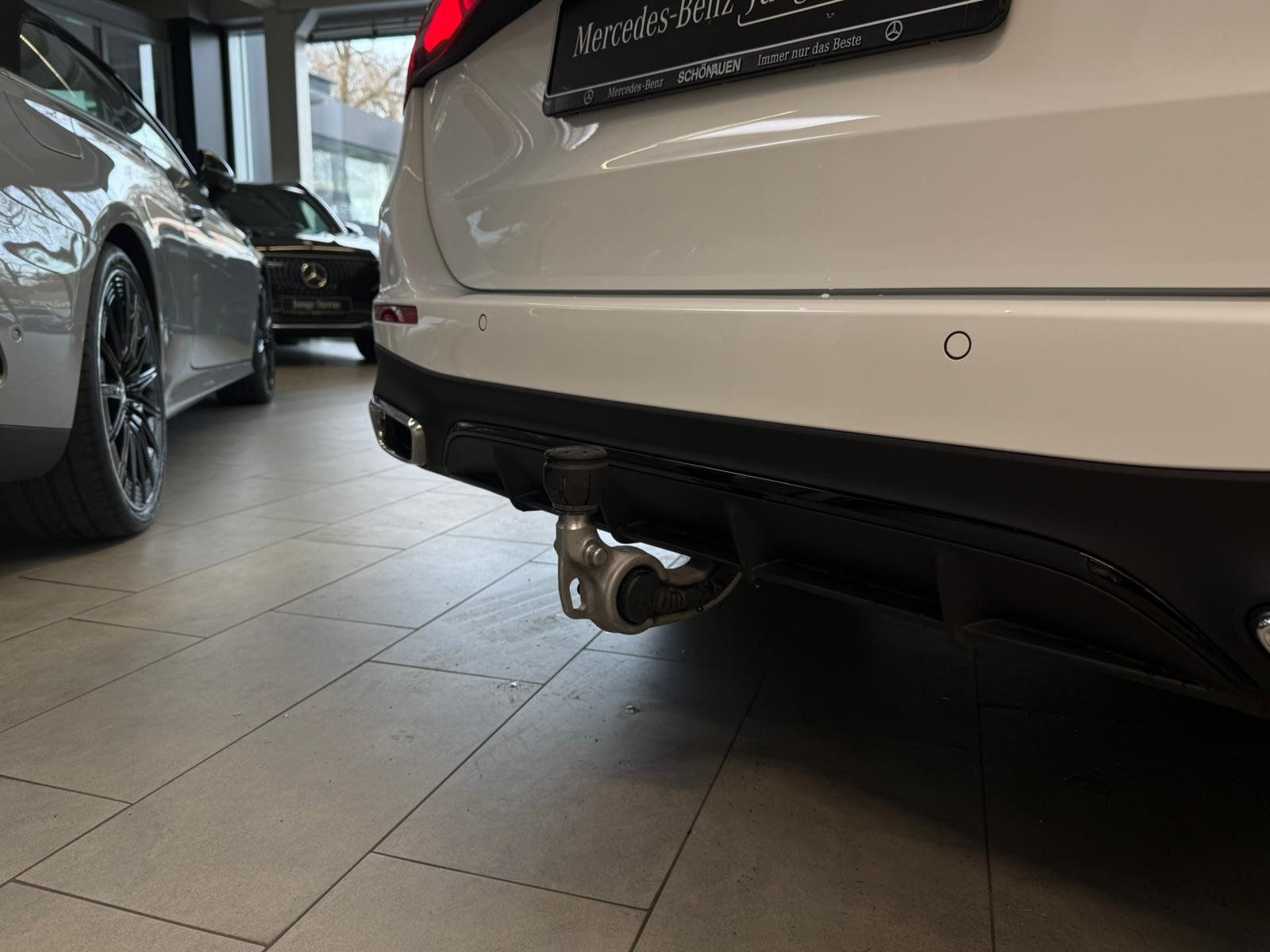 Fahrzeugabbildung Mercedes-Benz E 300de T AMG+DISTR+AHK+NIGHT+360°+SUPERSCREEN