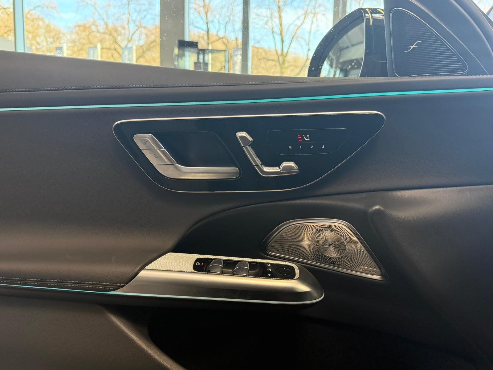 Fahrzeugabbildung Mercedes-Benz E 220 d T AMG+PANO+BURM+DISTR+AHK+360°+MEMORY