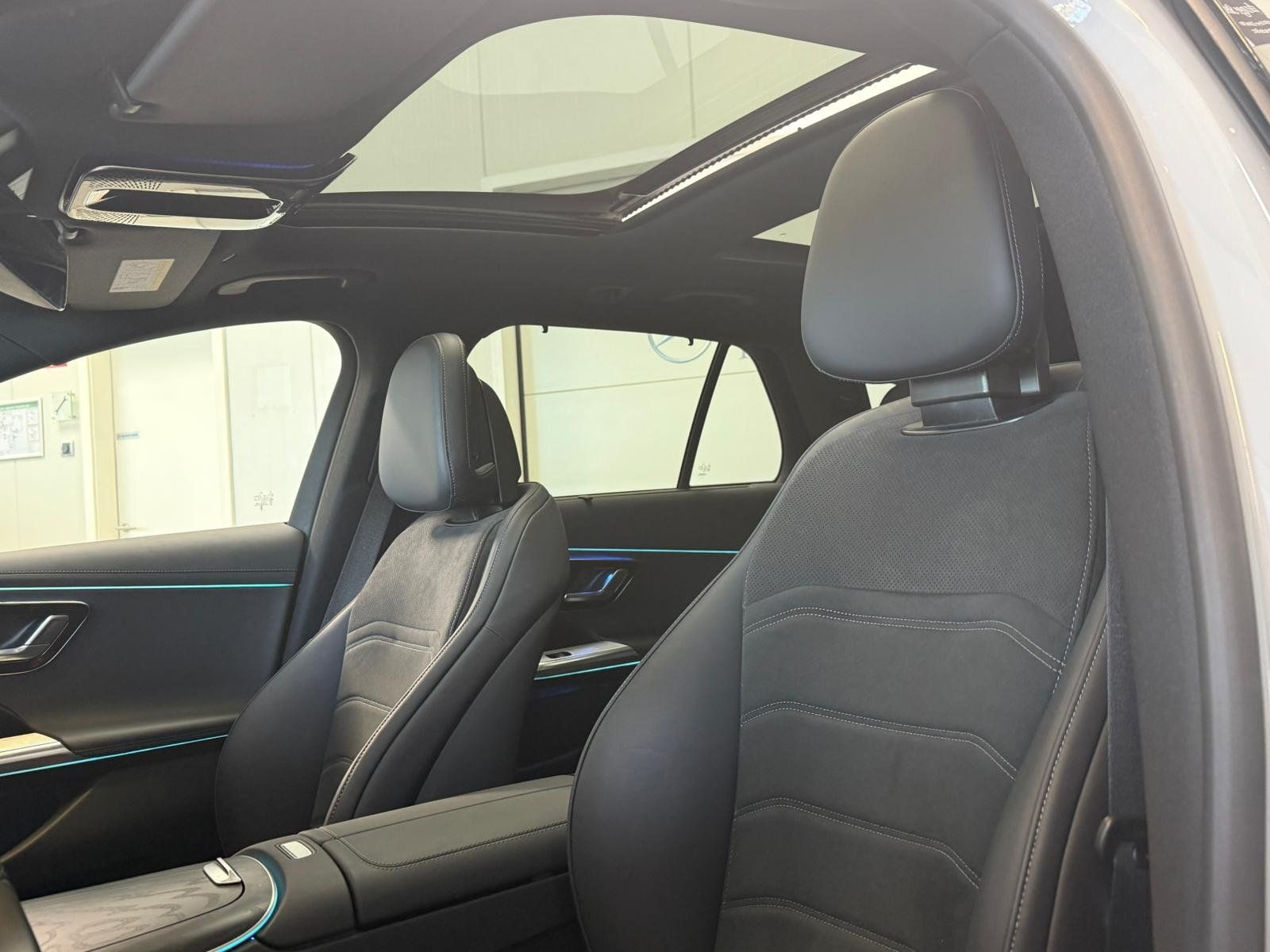 Fahrzeugabbildung Mercedes-Benz E 220 d T AMG+PANO+BURM+DISTR+AHK+360°+MEMORY